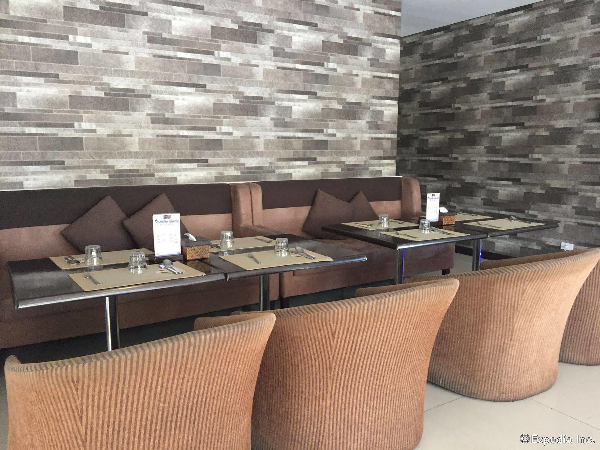 Gt Hotel Bacolod Buitenkant foto