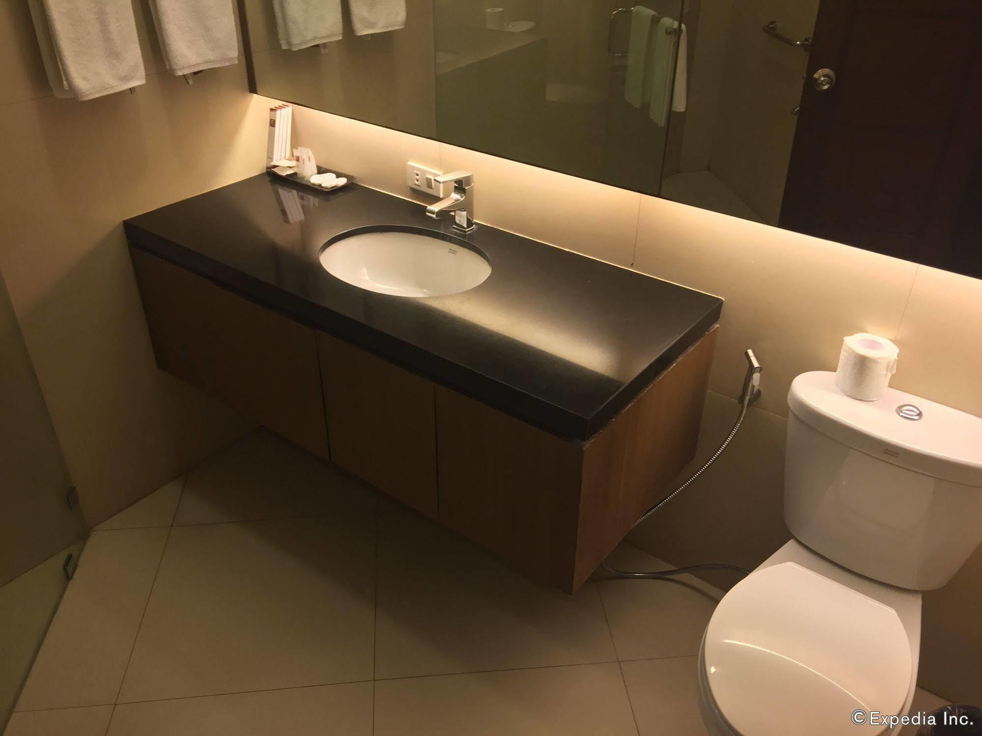 Gt Hotel Bacolod Buitenkant foto