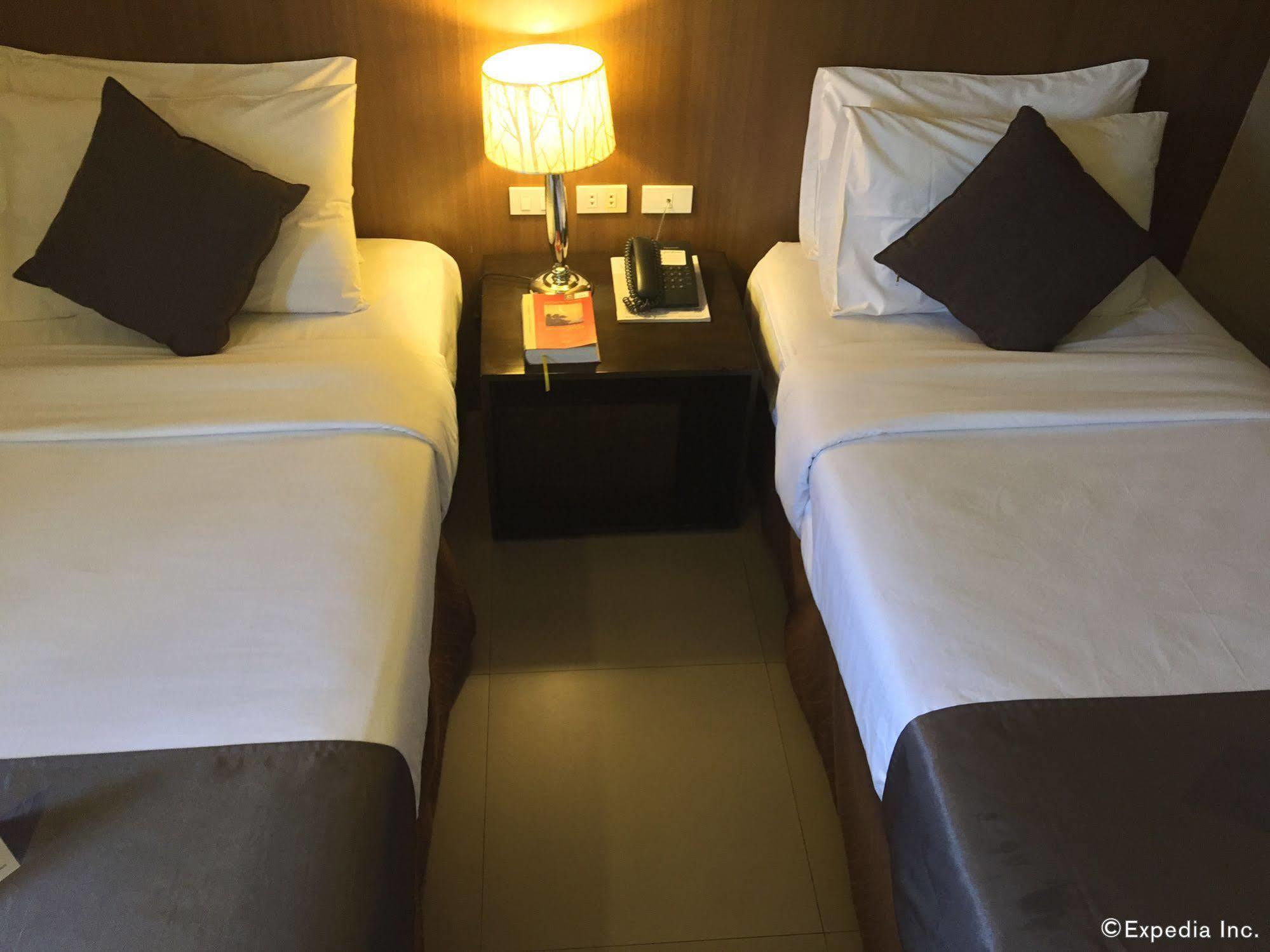 Gt Hotel Bacolod Buitenkant foto