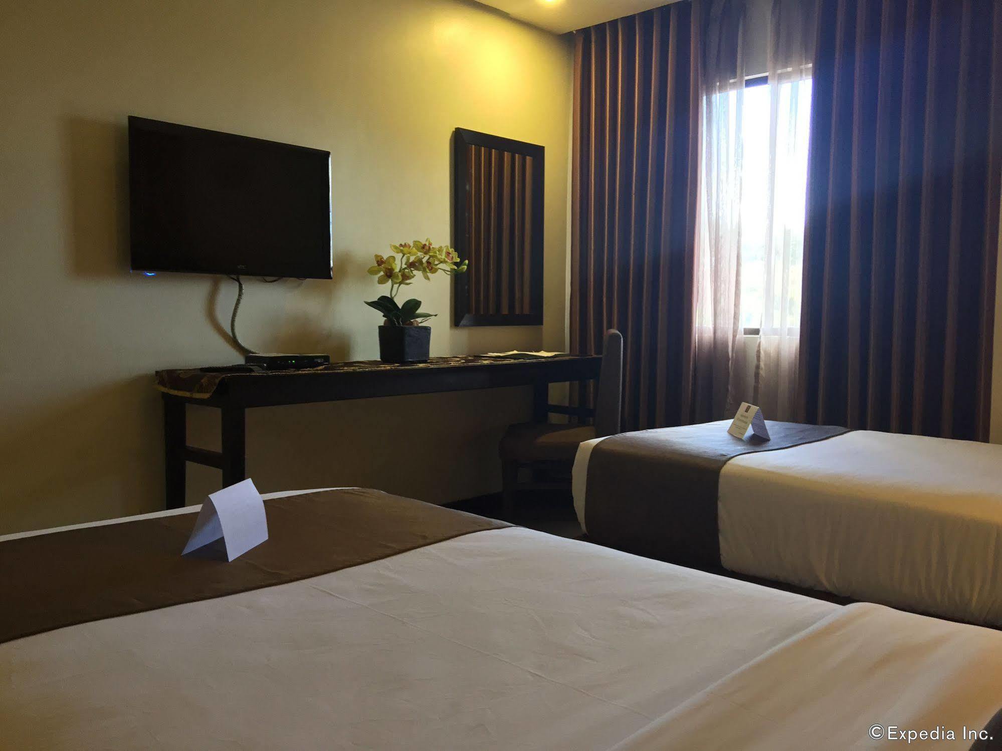 Gt Hotel Bacolod Buitenkant foto