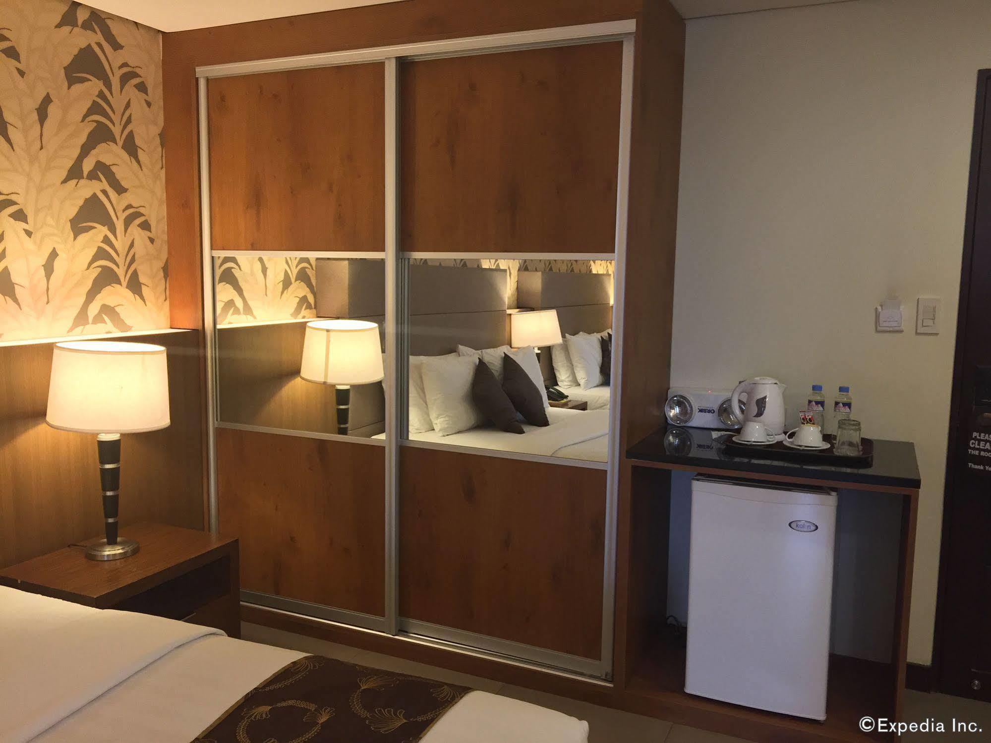Gt Hotel Bacolod Buitenkant foto
